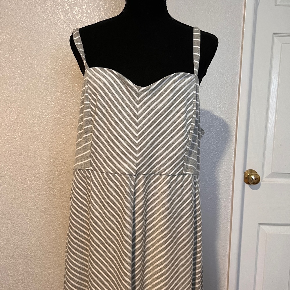 Torrid Gray Striped High Low Maxi Dress Size 2(2XL) - Picture 4 of 10
